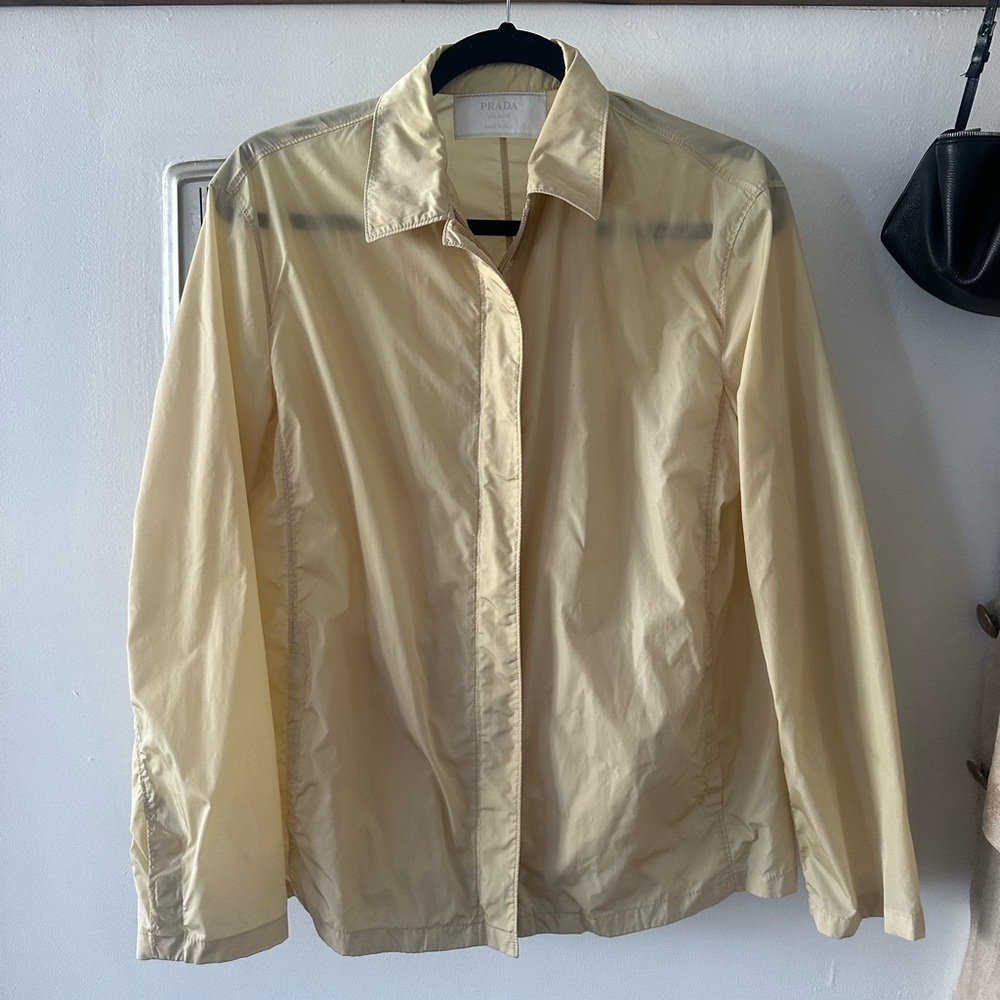 MENS NYLON BUTTER YELLOW JACKEt